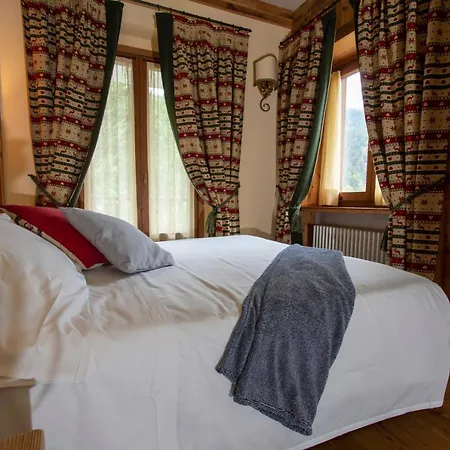 Laghetto Alpine & Restaurant ברוסון