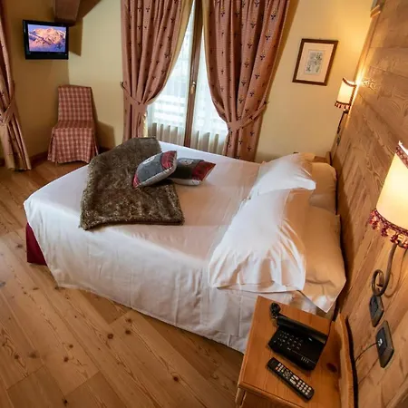 Laghetto Alpine & Restaurant מלון