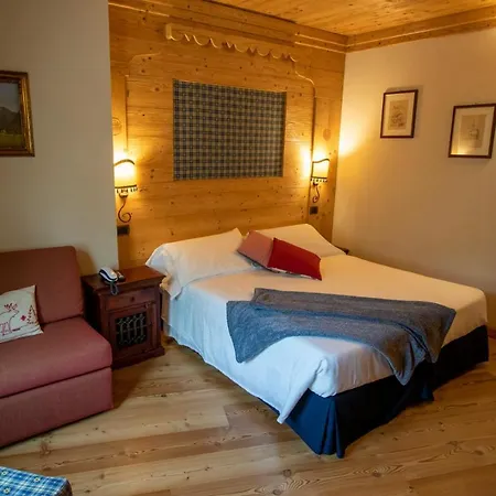 Laghetto Alpine & Restaurant Hotel 3*