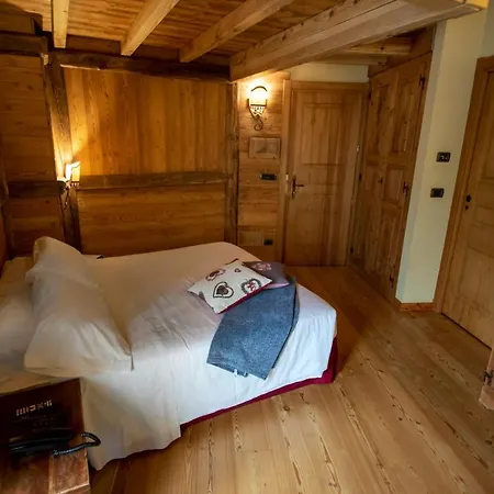 Hotel Laghetto Alpine & Restaurant 3*