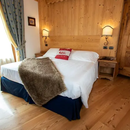 Laghetto Alpine & Restaurant מלון