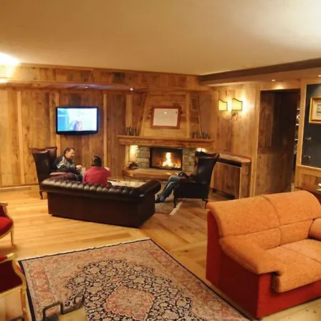 מלון Laghetto Alpine & Restaurant 3*