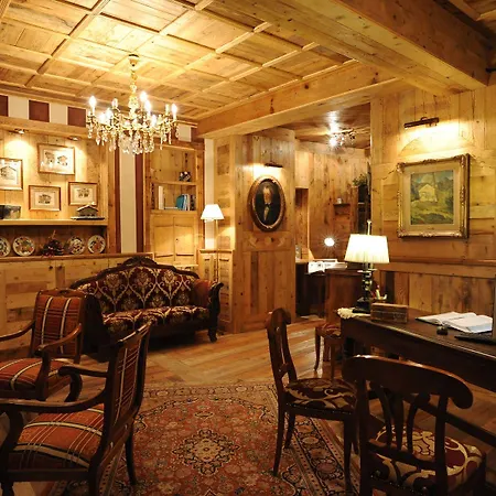 Laghetto Alpine & Restaurant Hotel 3*