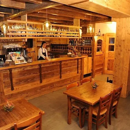 מלון Laghetto Alpine & Restaurant