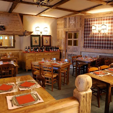 Laghetto Alpine & Restaurant מלון