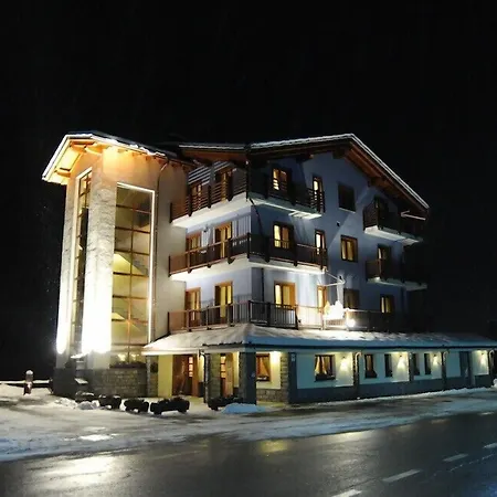Hotel Laghetto Alpine & Restaurant