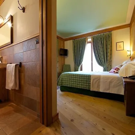 Laghetto Alpine & Restaurant 3* Brusson