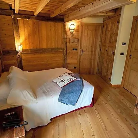 Laghetto Alpine & Restaurant Hotel 3*