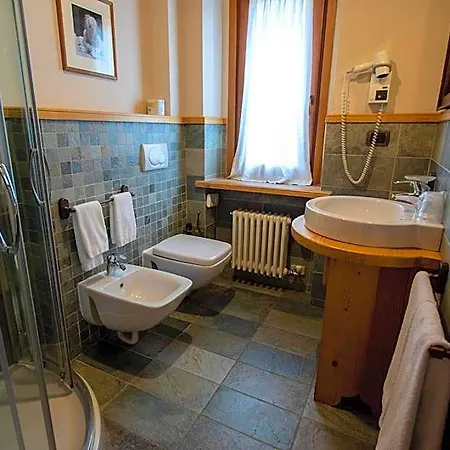 Hotel Laghetto Alpine & Restaurant 3*
