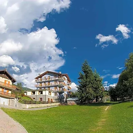 Hotel Laghetto Alpine & Restaurant 3*