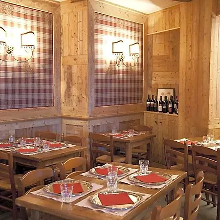 Hotel Laghetto Alpine & Restaurant Brusson