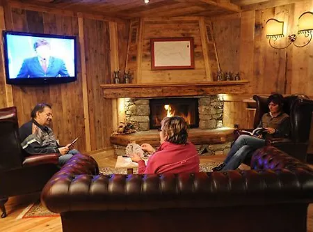 Laghetto Alpine & Restaurant Brusson