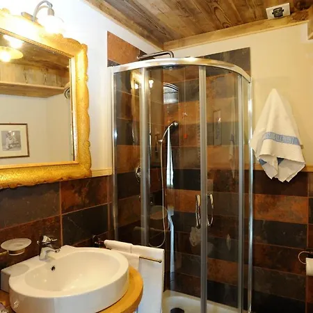Laghetto Alpine & Restaurant Hotel 3*