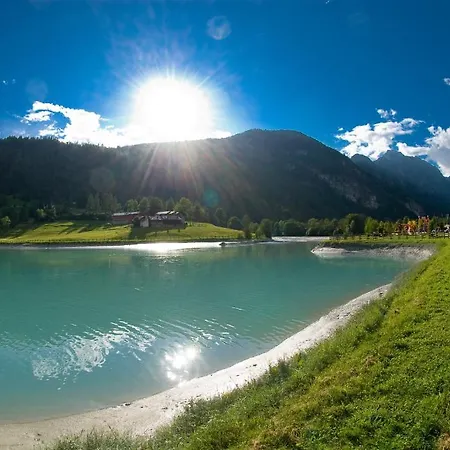 Hotel Laghetto Alpine & Restaurant 3*