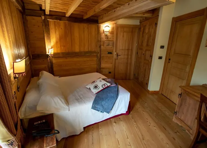 Hotel Laghetto Alpine & Restaurant 3*