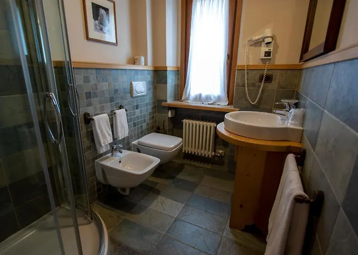 Laghetto Alpine & Restaurant Hotel 3*