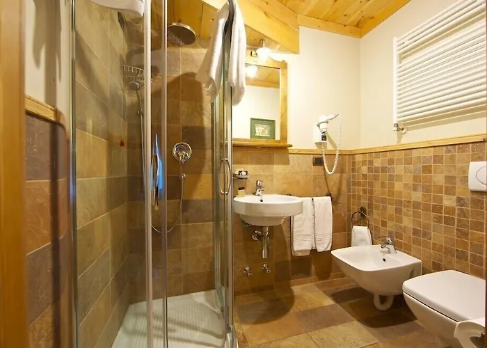 Laghetto Alpine & Restaurant Hotel 3*