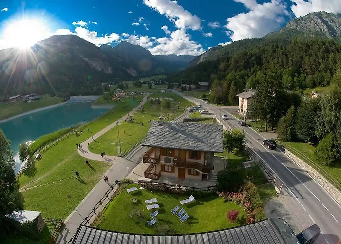 Hotel Laghetto Alpine & Restaurant Brusson